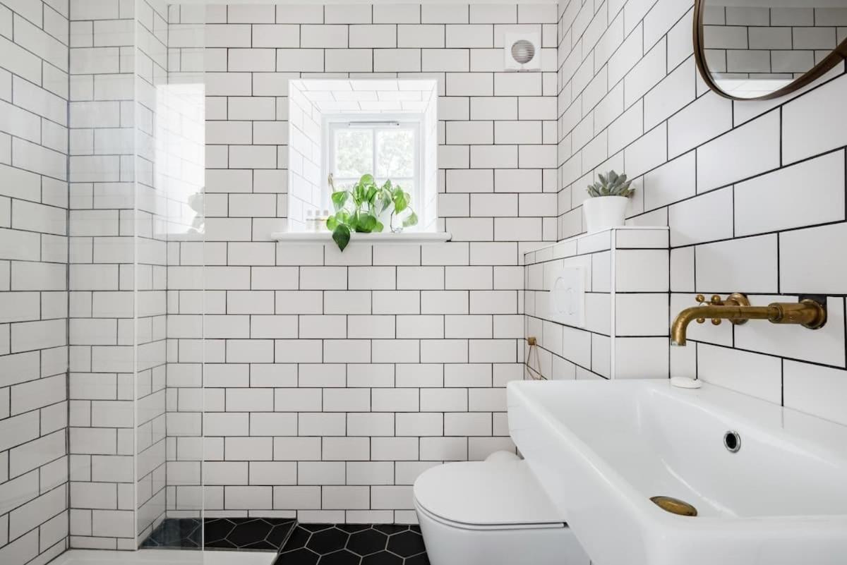 Central Georgian Townhouse With Free Parking Bath Extérieur photo