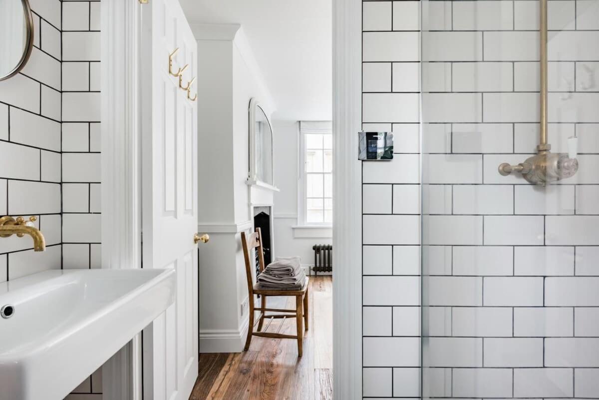Central Georgian Townhouse With Free Parking Bath Extérieur photo