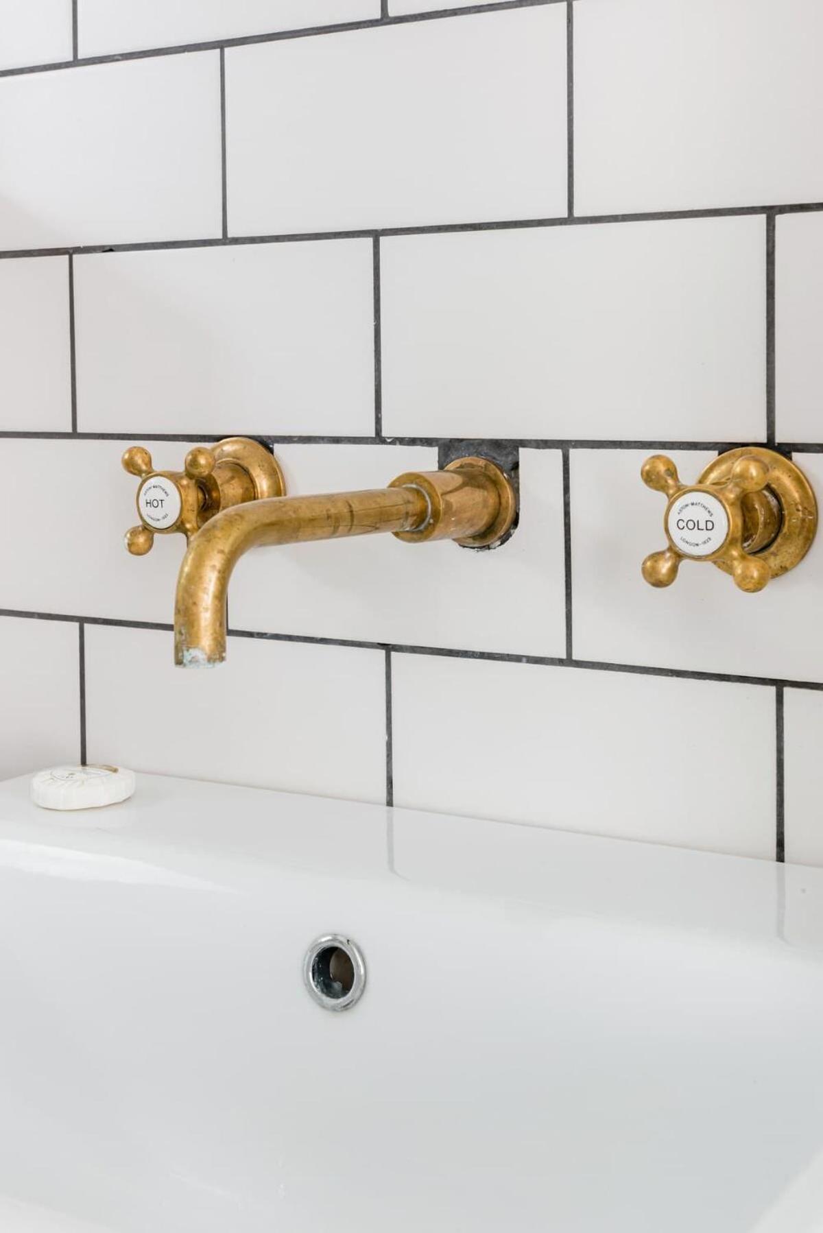 Central Georgian Townhouse With Free Parking Bath Extérieur photo